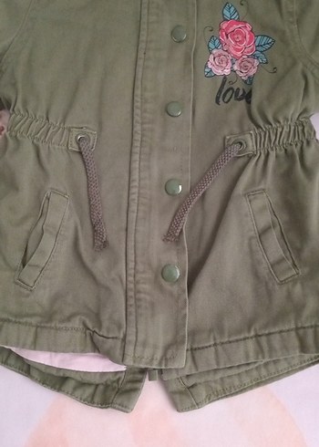 Kapüşonlu Nakışlı Kız Çocuk mont - Görsel 3