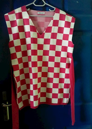 Kırmızı V Yaka Örgü Süveter - Görsel 2