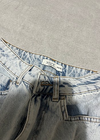 Yırtık Detaylı Gri Midi Kot Şort - Görsel 2