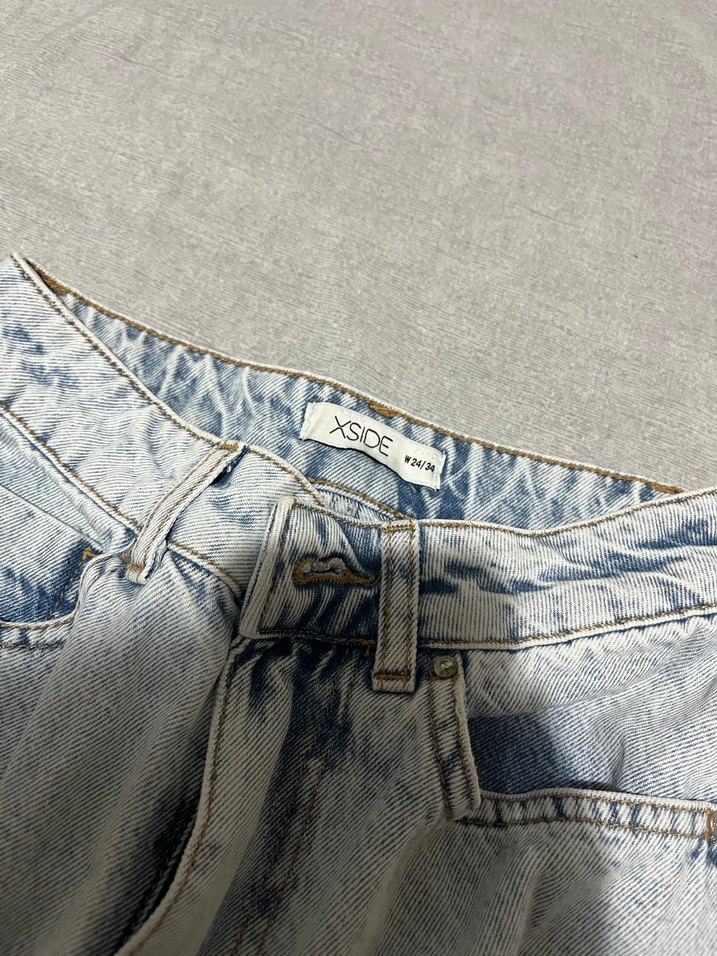 Yırtık Detaylı Gri Midi Kot Şort - Görsel 2