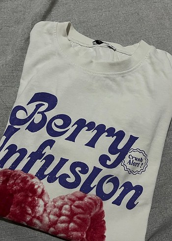 Berry Infusion yazılı tshirt - Görsel 2