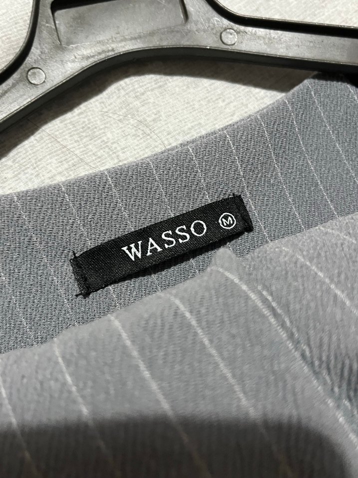 Gri çizgili takım - Görsel 3