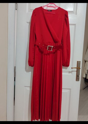 Kırmızı Uzun Kollu Kemerli Elbise - Görsel 3