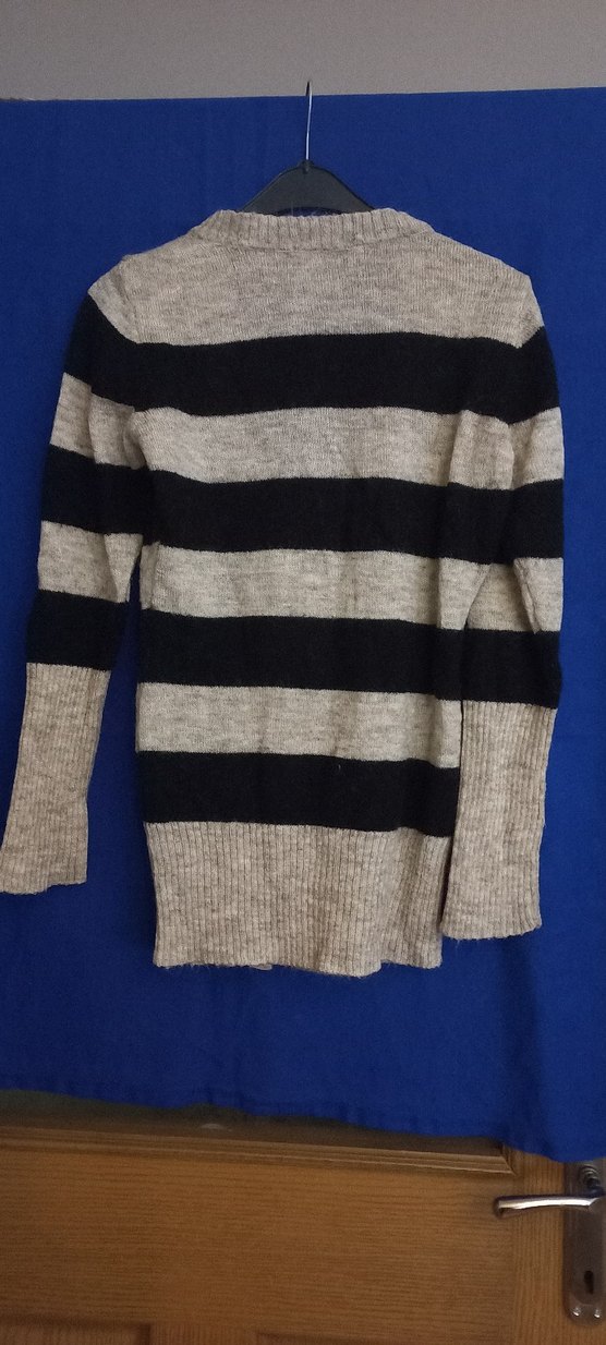 Gri Siyah Çizgili Uzun Triko Hırka - Görsel 2