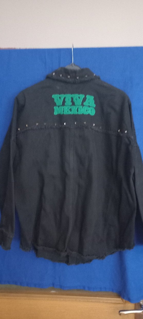 Siyah Nakışlı Düğmeli Kolsuz Denim Ceket - Görsel 3