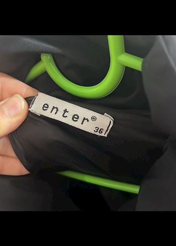 Siyah Şişme Kadın Kaban, Yüksek Yaka, Uzun Kollu - Görsel 3