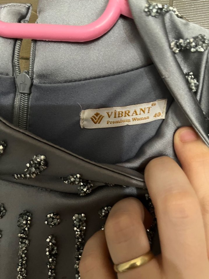 Boncuk İşlemeli Uzun Gri Abiye Elbise - Görsel 4