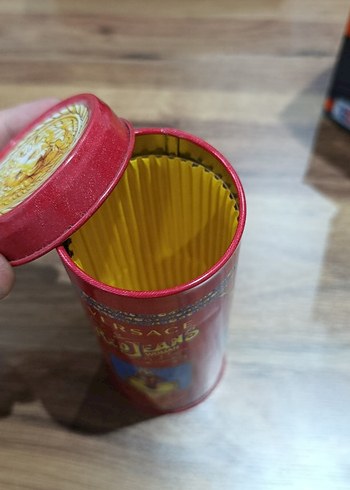 Versace Red Jeans Kadın Parfümü 75 ml - Görsel 2