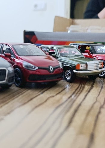 Kırmızı ve Gri Oyuncak Arabalar Seti - Görsel 19