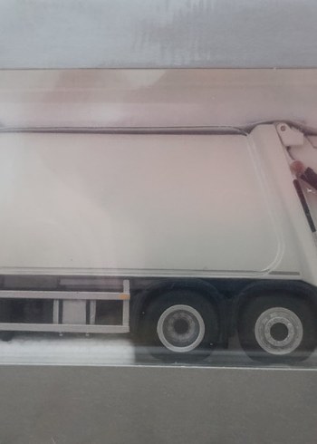 --TÜRKİYEDE BULUNMAYAN--
Mercedes-Benz Oyuncak Çöp Kamyonu - Görsel 2