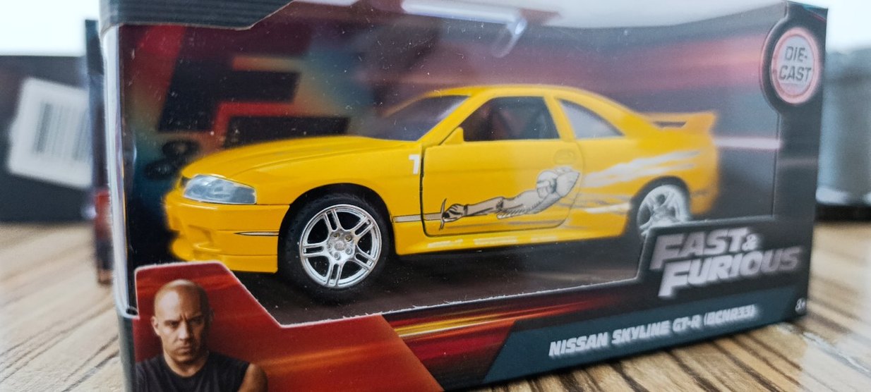 Parlak Sarı Nissan Skyline Oyuncak Araba - Görsel 2