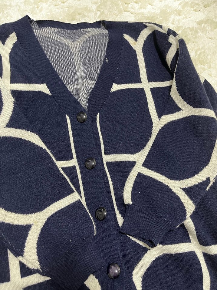 Desenli V Yaka Midi Kadın Hırka - Görsel 3