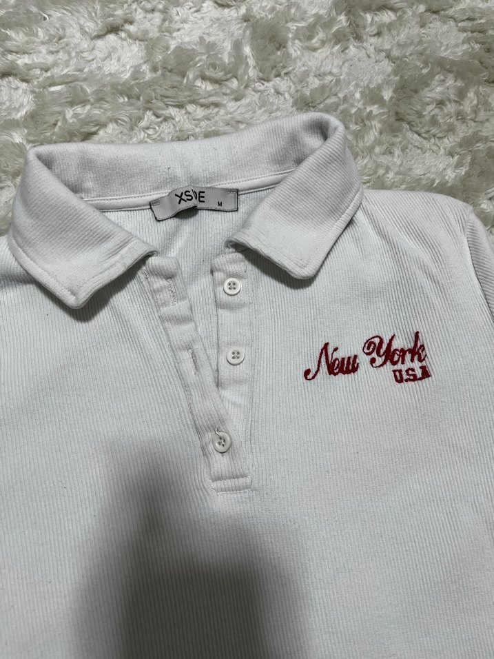 Beyaz Polo Yaka Düğmeli Tişört - Görsel 2