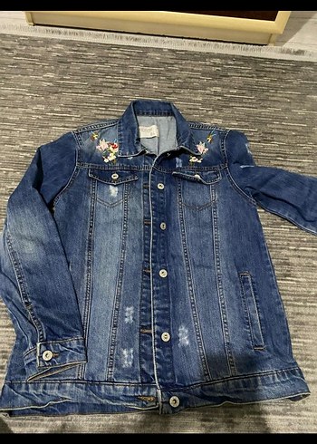 Nakış İşlemeli Düğmeli Kadın Kot Ceket - Görsel 2