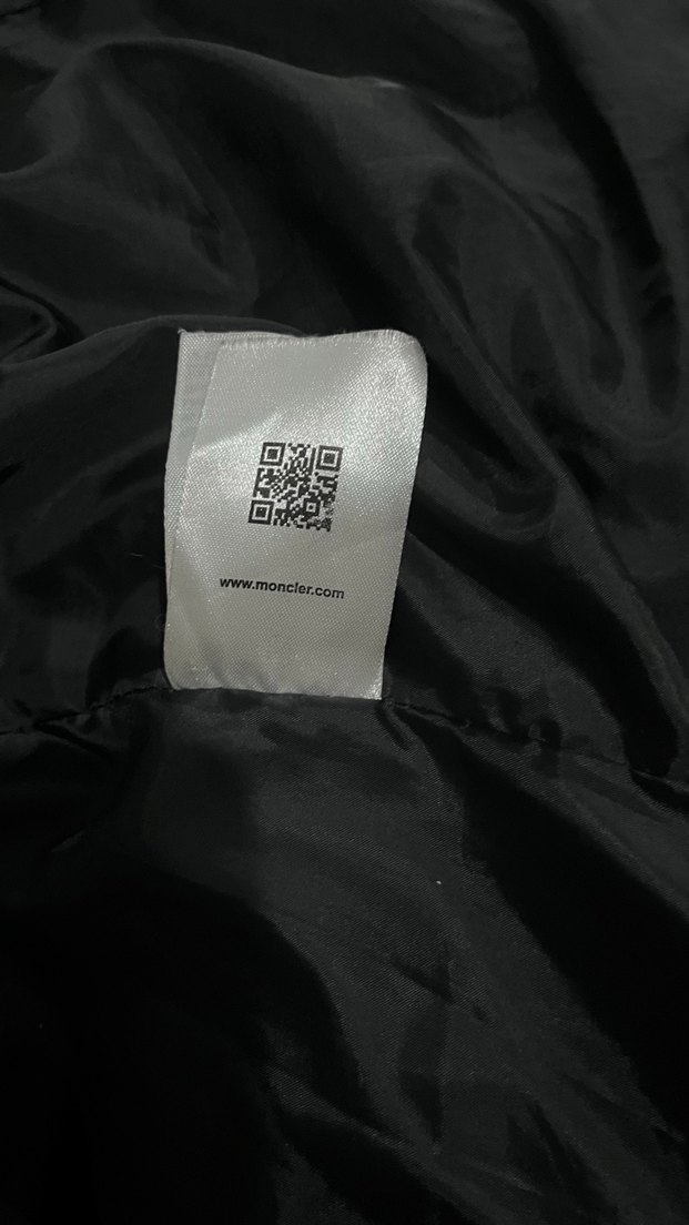 MONCLER Erkek Siyah Kapüşonlu Fermuarlı Mont - Görsel 2
