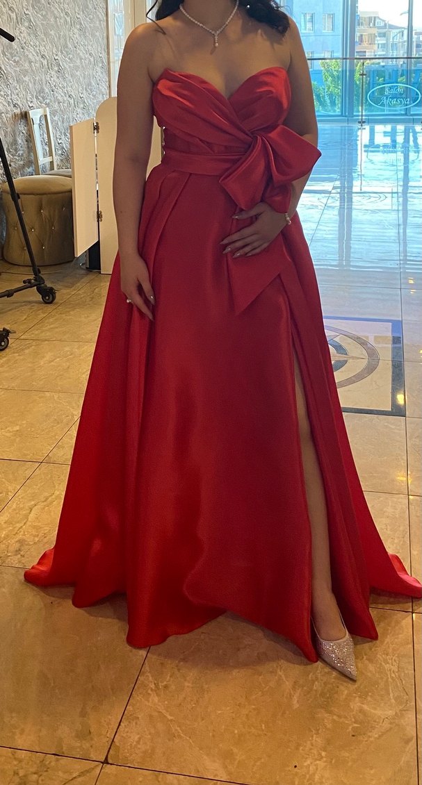 Kırmızı Drapeli Straplez Uzun Abiye Elbise - Görsel 3