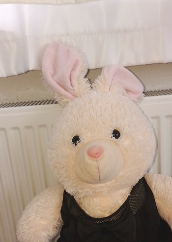 Siyah Elbiseli Beyaz Peluş Tavşan - Görsel 3