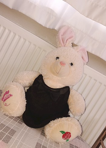 Siyah Elbiseli Beyaz Peluş Tavşan - Görsel 2