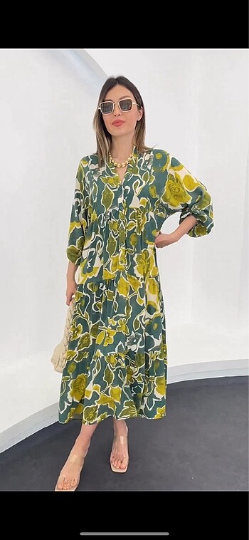 Yeşil çiçekli tesettür elbise - Görsel 2