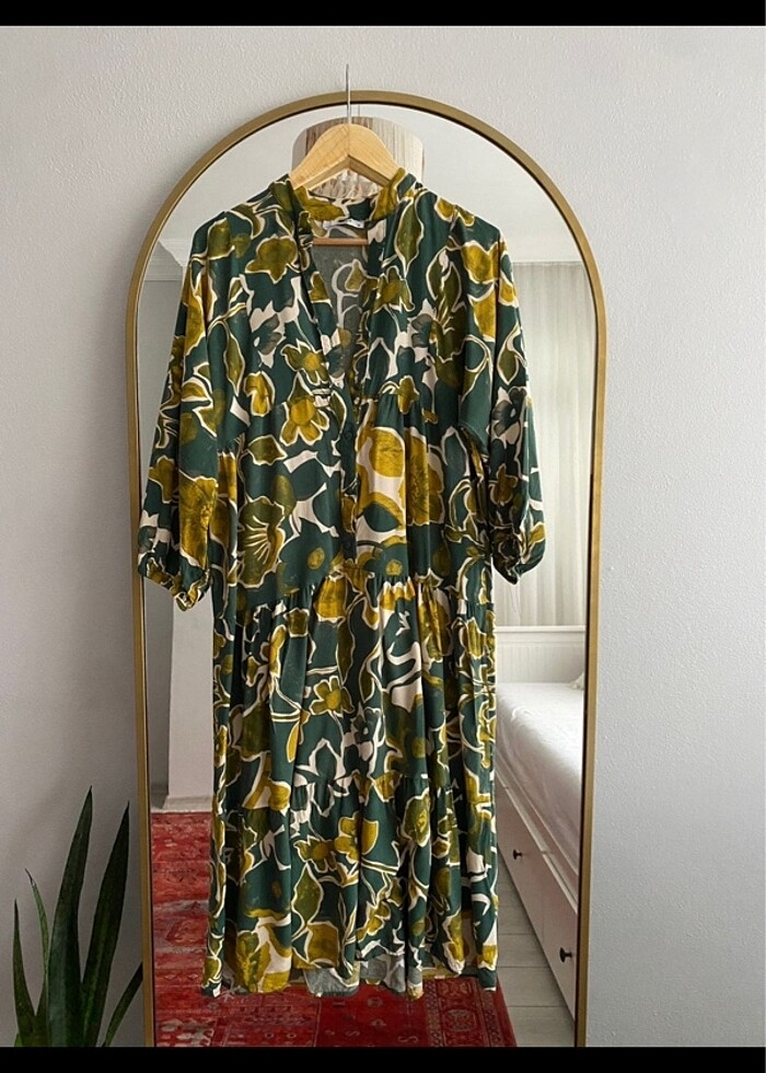 Yeşil çiçekli tesettür elbise - Görsel 5