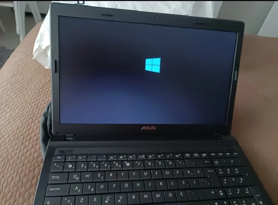 Siyah ASUS Dizüstü Bilgisayar - Görsel 3