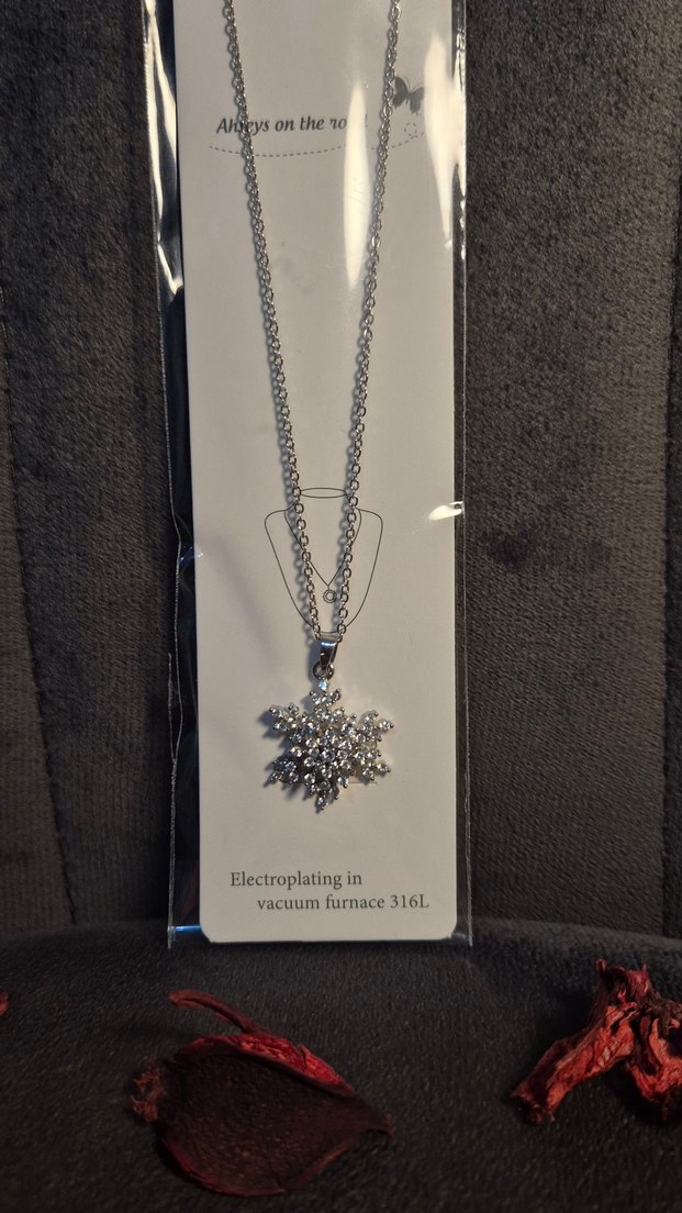 Kar tanesı modelli dönen kolye - Görsel 2