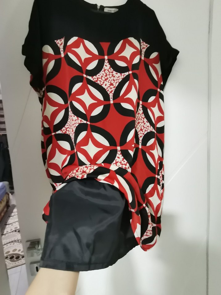 Kısa Kollu Zincir Detaylı Kırmızı renkli elbise - Görsel 4