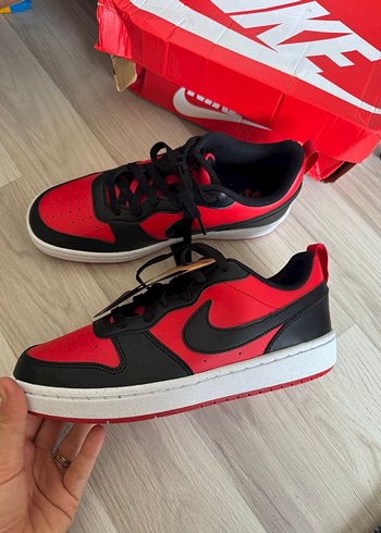 Kırmızı Siyah Bağcıklı Kadın Spor Ayakkabı - Görsel 5