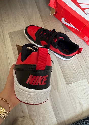 Kırmızı Siyah Bağcıklı Kadın Spor Ayakkabı - Görsel 3