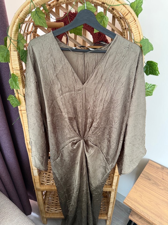 Yılan Desenli V Yakalı Uzun Keten Elbise - Görsel 4