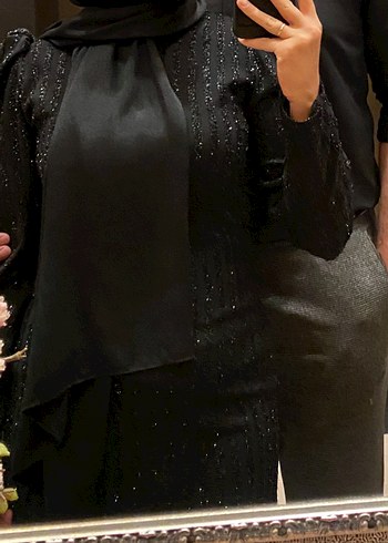 Uzun Siyah Drapeli Elbise - Görsel 3