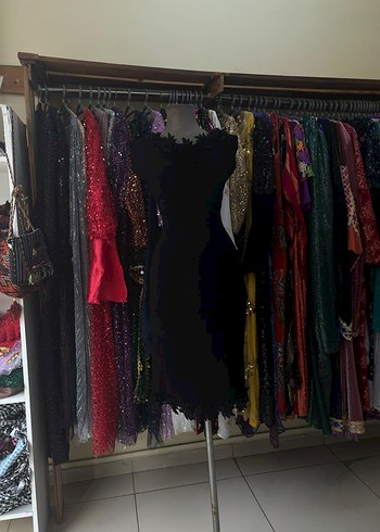 Dantel Detaylı Siyah Uzun Abiye Elbise - Görsel 3