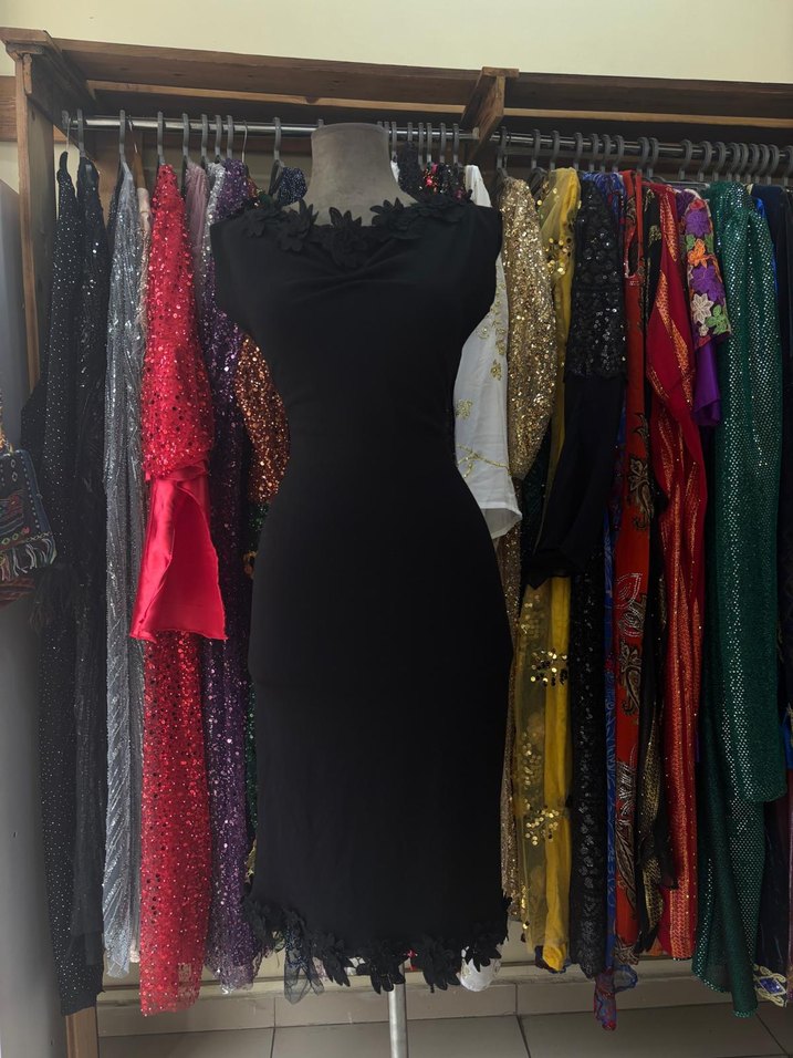 Dantel Detaylı Siyah Uzun Abiye Elbise - Görsel 2