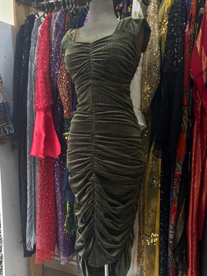 Kadife Drapeli Gotik Uzun Elbise - Görsel 3