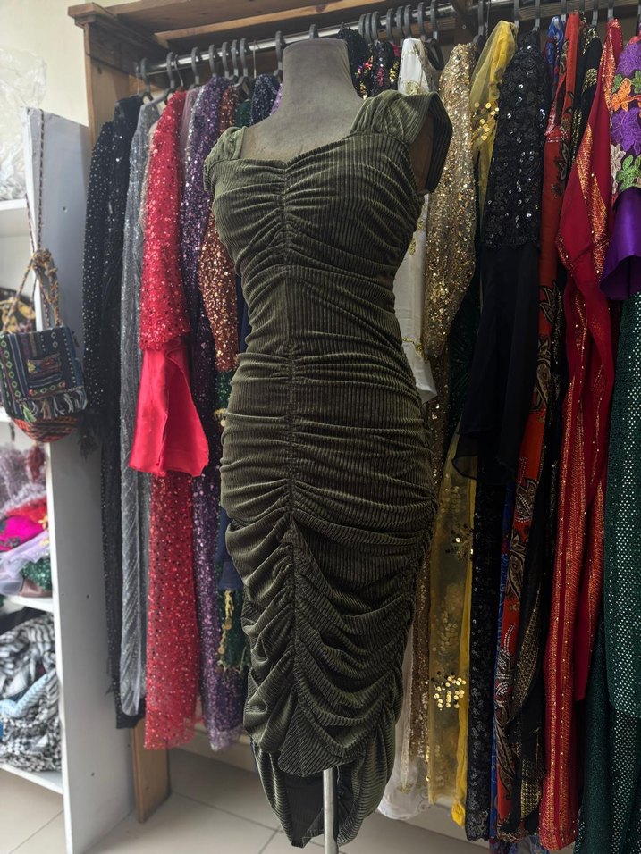 Kadife Drapeli Gotik Uzun Elbise - Görsel 2