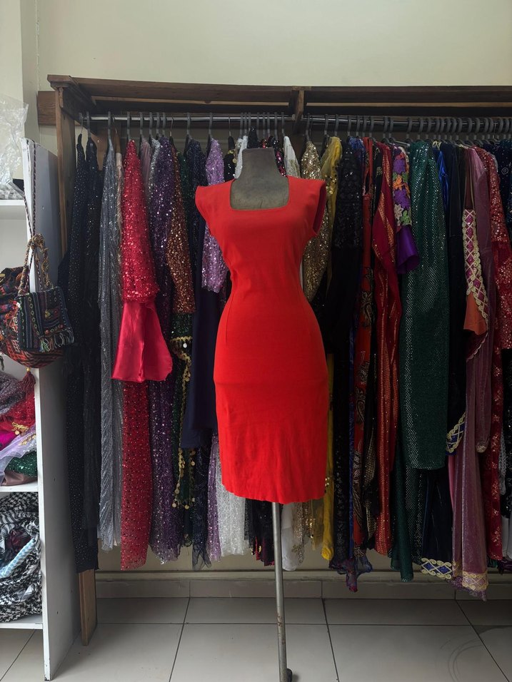 Kırmızı Kolsuz Uzun Abiye Elbise - Görsel 2