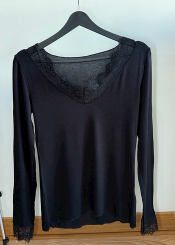 Dantel Detaylı Siyah V Yaka Bluz - Görsel 6