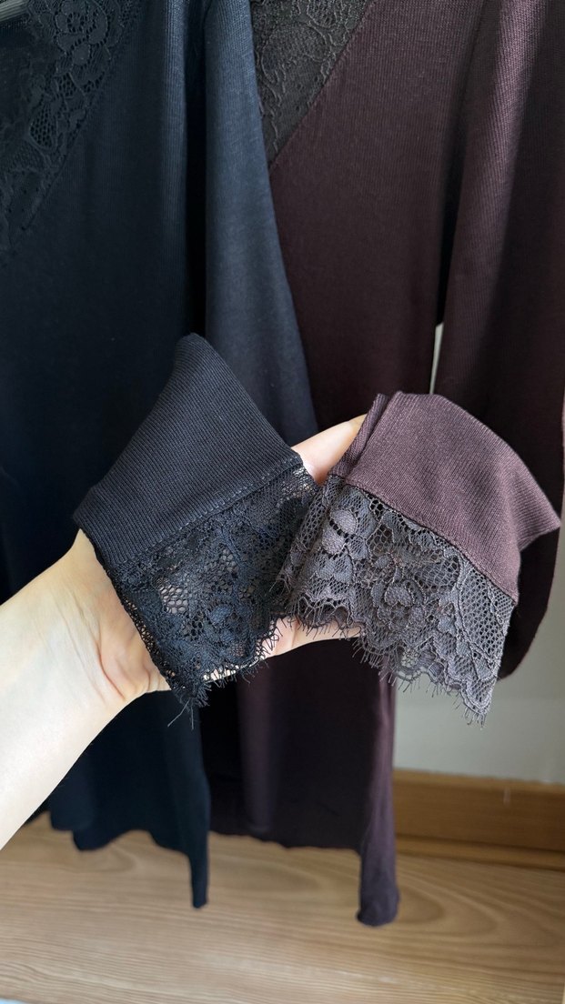 Dantel Detaylı Siyah V Yaka Bluz - Görsel 4