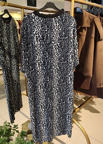 Gri Yılan Desenli Düz Uzun Elbise - Görsel 2