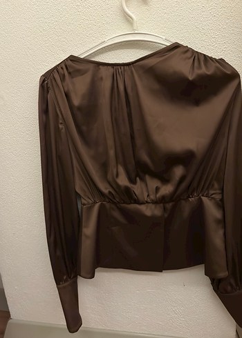 Kahverengi Saten Kemerli Kadın Bluz - Görsel 2