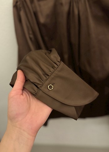 Kahverengi Saten Kemerli Kadın Bluz - Görsel 4