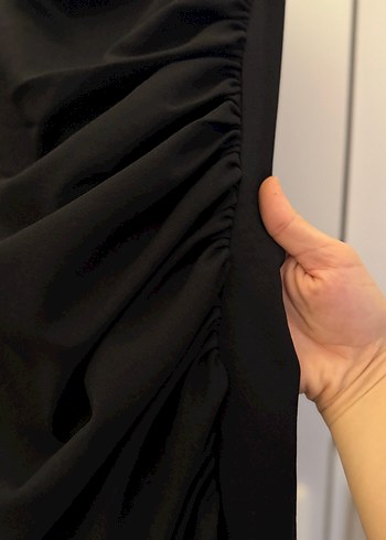 Uzun Kollu Siyah Drapeli Midi Elbise - Görsel 3