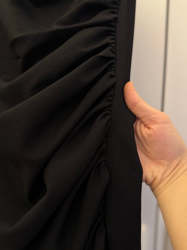 Uzun Kollu Siyah Drapeli Midi Elbise - Görsel 3