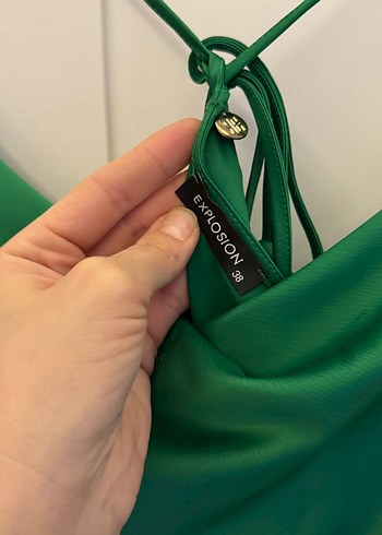 Yeşil Uzun Saten Drapeli Askılı Elbise - Görsel 4