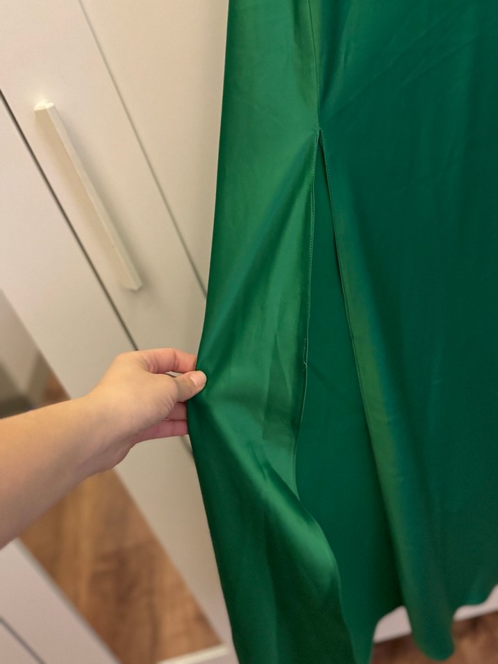 Yeşil Uzun Saten Drapeli Askılı Elbise - Görsel 2
