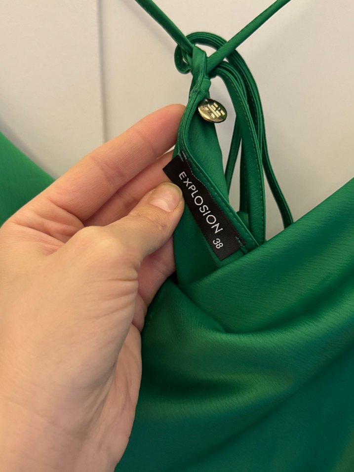 Yeşil Uzun Saten Drapeli Askılı Elbise - Görsel 4