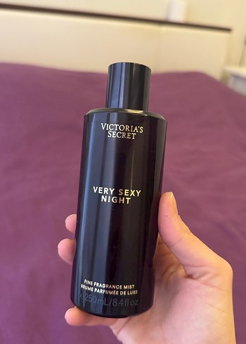 Victoria's Secret Very Sexy Night Kadın Parfüm Seti 250ml - Görsel 3