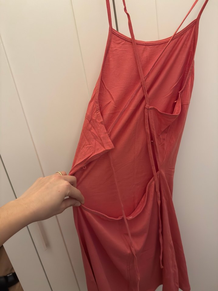 Yazlık ince sırt dekolteli elbise - Görsel 2