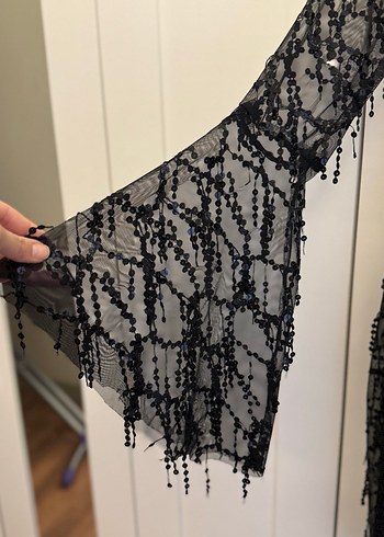 Boncuk İşlemeli Siyah Uzun Kollu V Yaka Elbise - Görsel 2