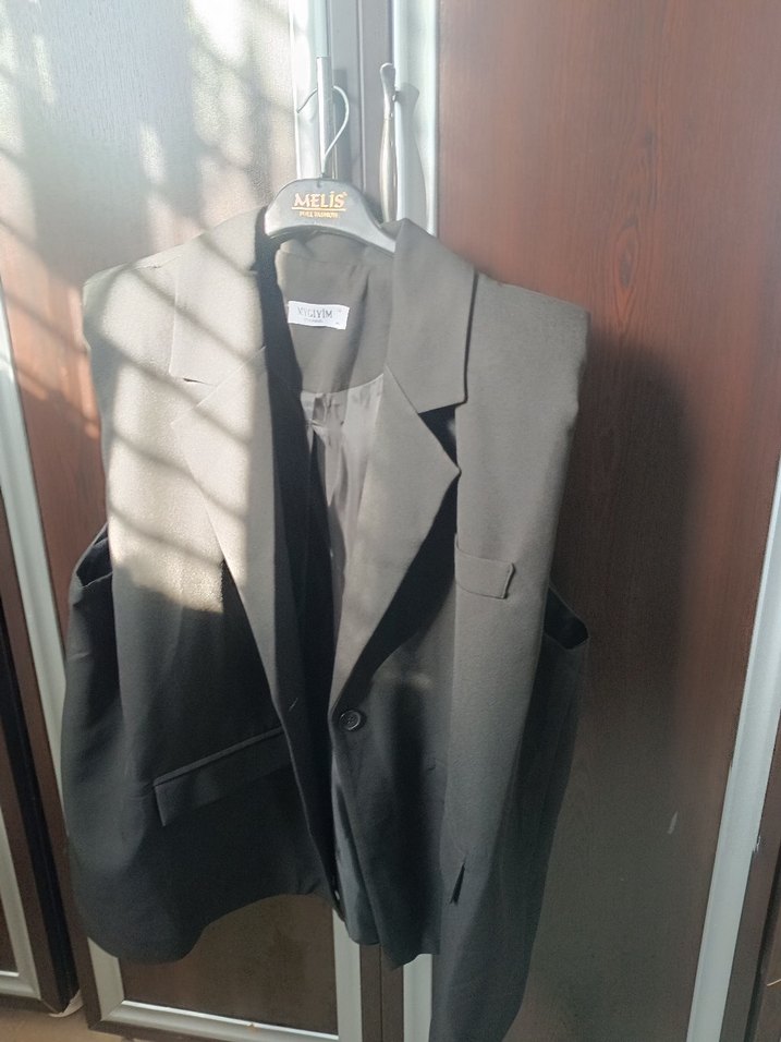 Gri Kadın Düğmeli Kolsuz Blazer Ceket - Görsel 2